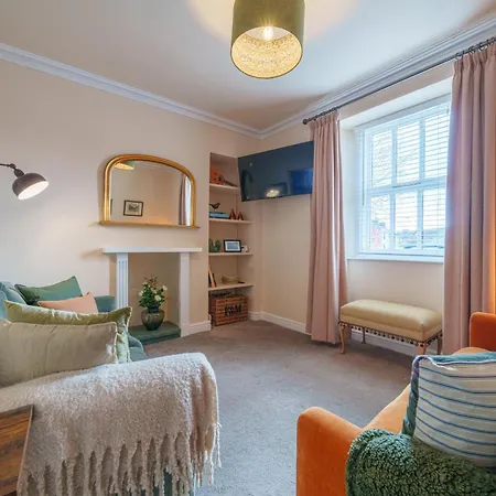 40 The Gill - Town Centre