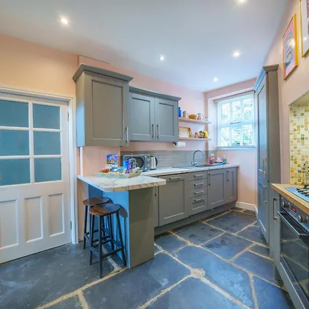 40 The Gill - Town Centre *