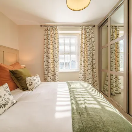 40 The Gill - Town Centre